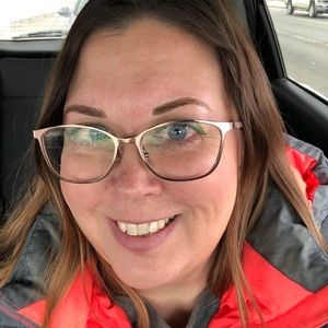 Meet your Posher, Angie